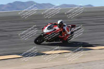 media/Oct-13-2025-Moto Forza (Mon) [[a66d839500]]/3-B Group/Session 2 (Bowl)/